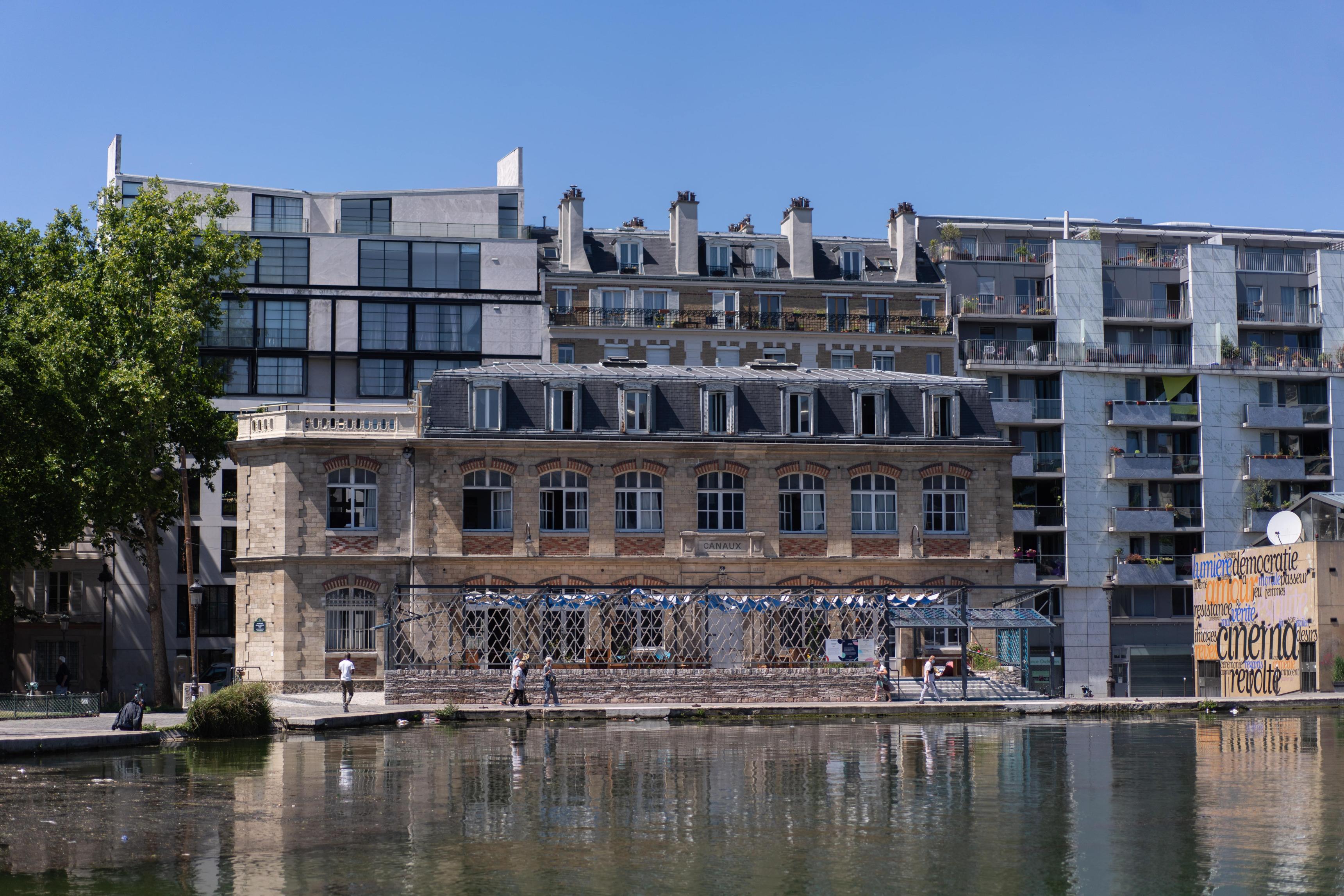 Maison des économies circulaires et solidaires sur le bord du Canal de l'Ourcq à Paris