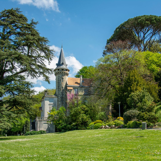 image d'un des châteaux de Floirac