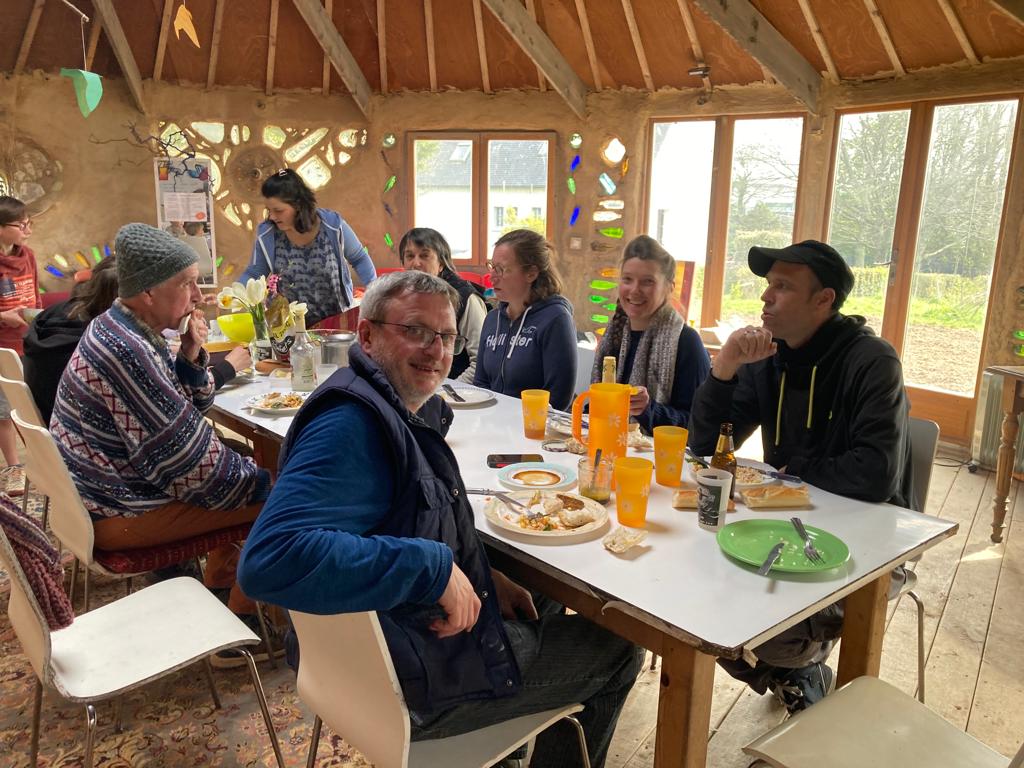Repas dans la yourte