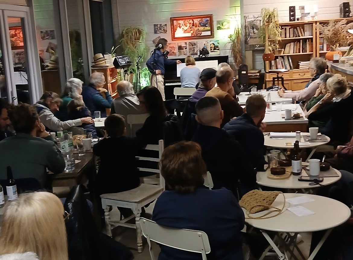 Scène ouverte roseraie de morailles