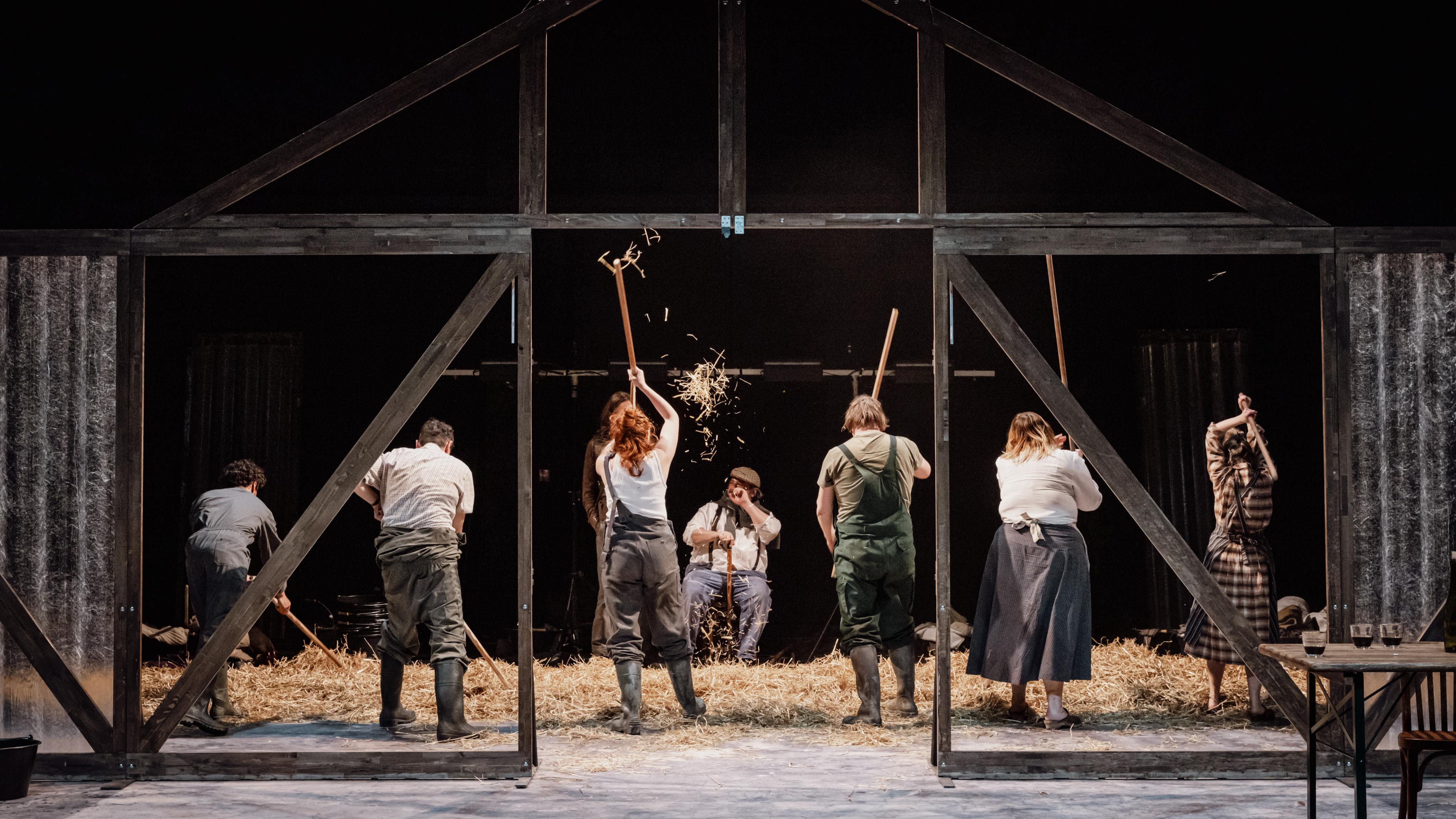 La Terre - Compagnie Nar6 / Anne Barbot Spectacle de théâtre dans le cadre du temps fort autour de l'Economie Sociale et Solidaire.