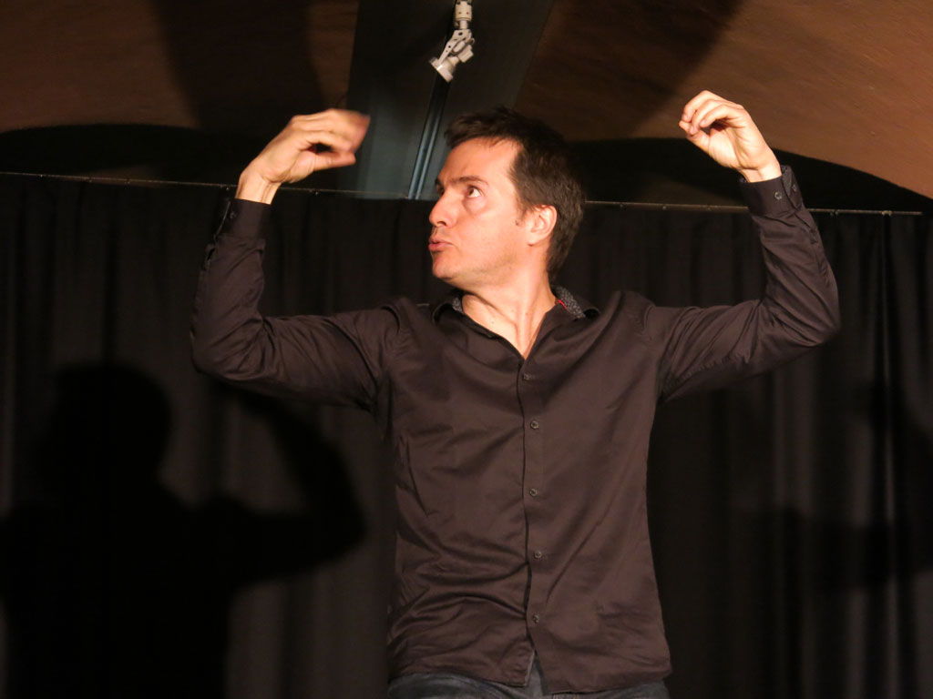 Les silencieuses (récit d'un voyage) Nicoals Raccah comédien de Les silencieuses